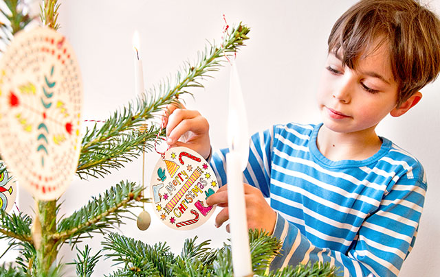 Mandala-Weihnachtsbaum-Anhänger – Viel Spaß für die ganze Familie